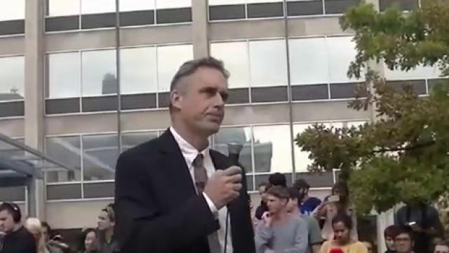 Click to play video: 'Toronto professor refuses to use genderless pronouns'