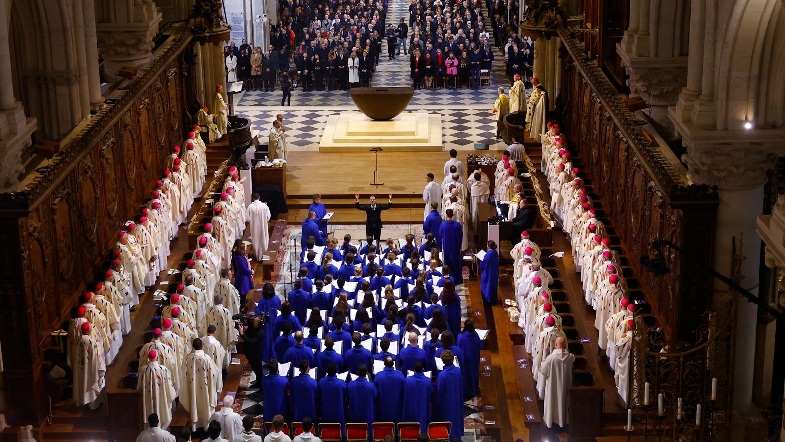 skynews notre dame paris mass 6770416