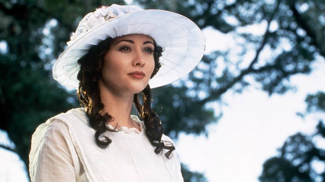 Click to play video: 'Shannen Doherty, ‘Beverly Hills, 90210’ and ‘Charmed’ star, dead at 53'