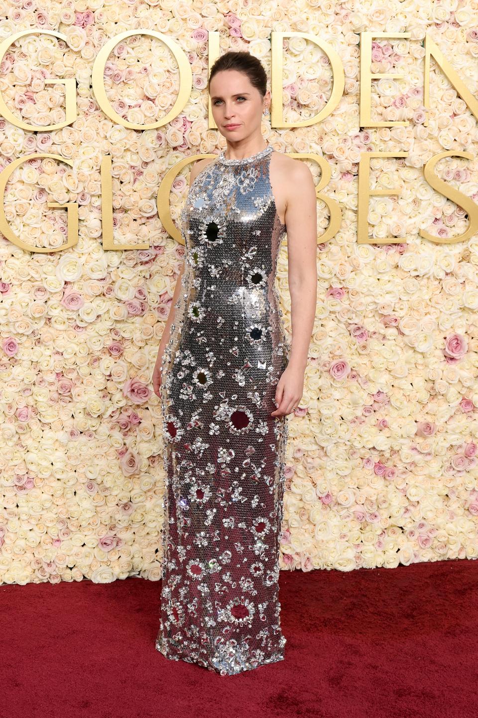 Golden Globes 2025 red carpet: Zendaya, Angelina Jolie, Ariana Grande, Timothée Chalamet lead best dressed 18 1736128882 953 Golden Globes 2025 red carpet Zendaya Angelina Jolie Ariana Grande