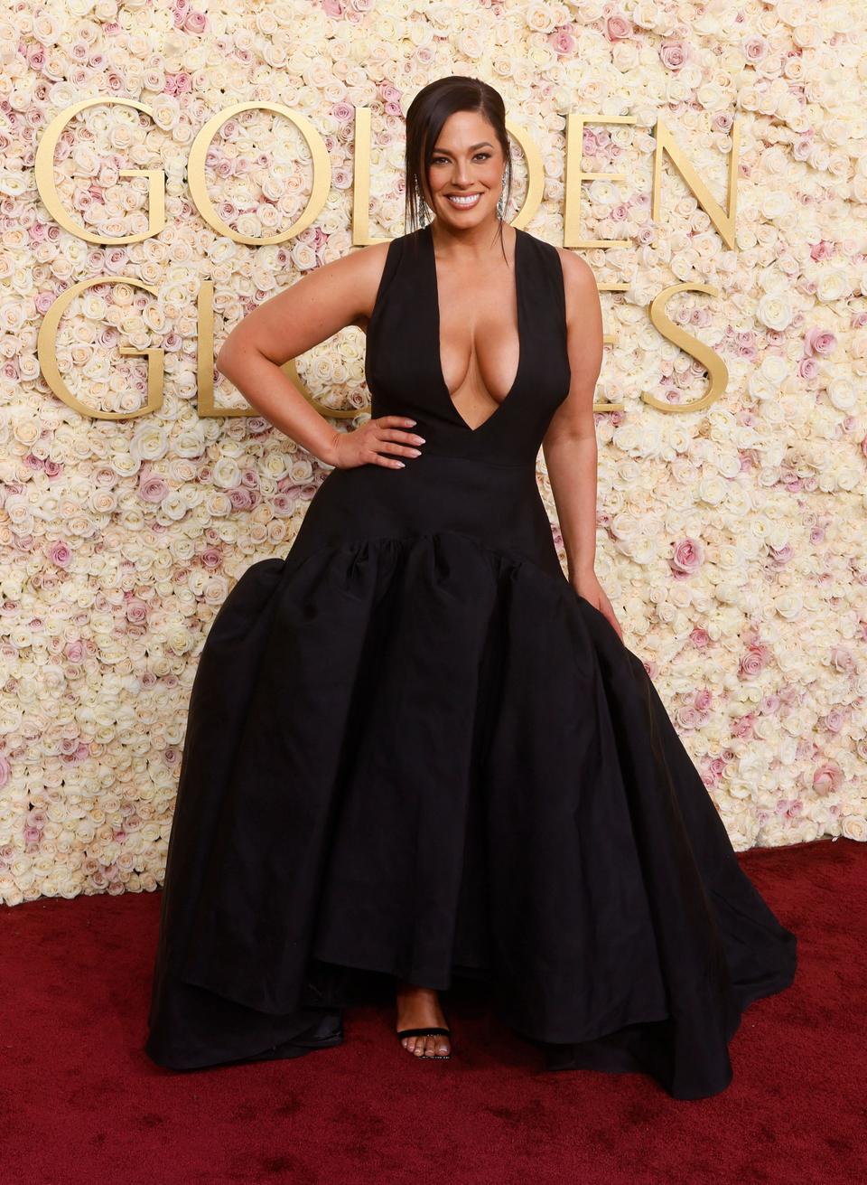 Golden Globes 2025 red carpet: Zendaya, Angelina Jolie, Ariana Grande, Timothée Chalamet lead best dressed 40 1736128891 607 Golden Globes 2025 red carpet Zendaya Angelina Jolie Ariana Grande