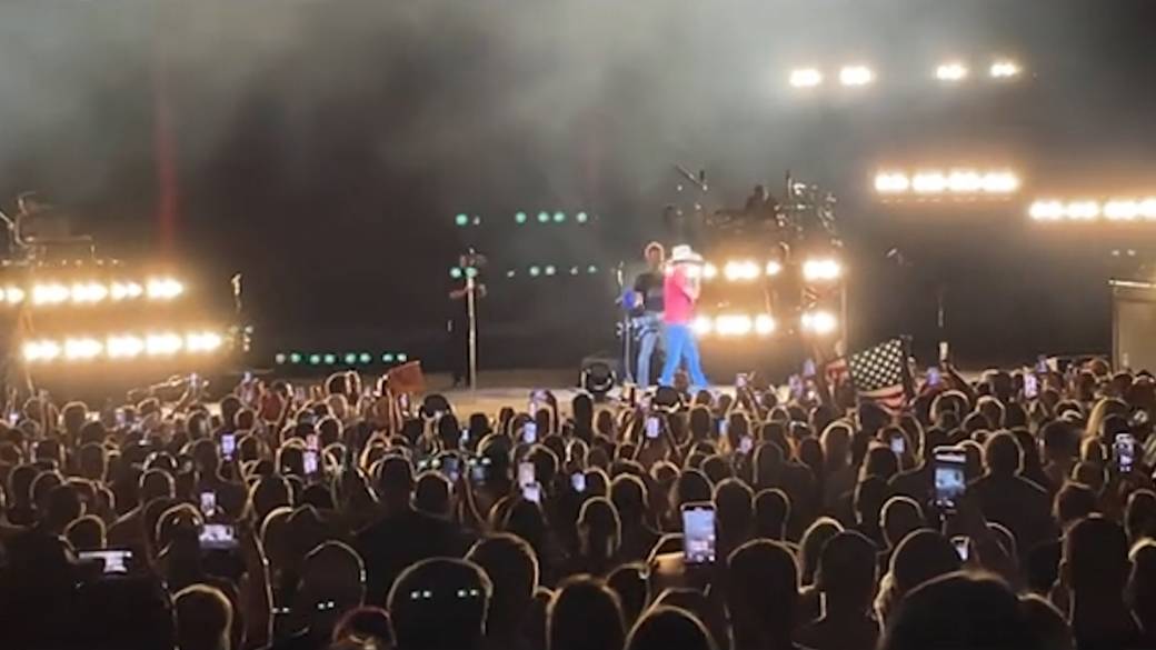 Click to play video: 'Jason Aldean defends ‘Small Town’ song, calls out ‘cancel culture’'