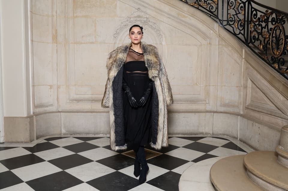 1738148036 519 Kylie Jenner Dua Lipa Jisoo shine at Paris Haute Couture