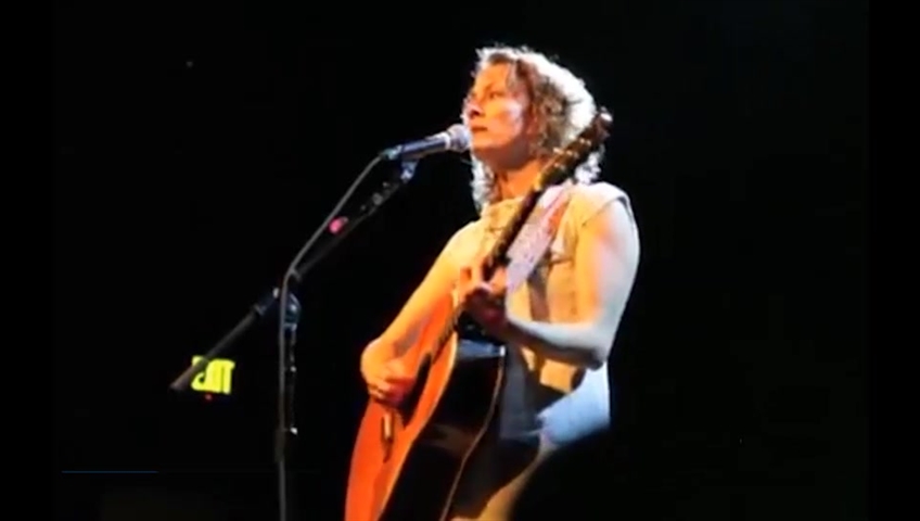 Click to play video: 'Singer-songwriter Sarah Harmer tees up a free concert to raise awareness about Kingston’s upcoming referendum'