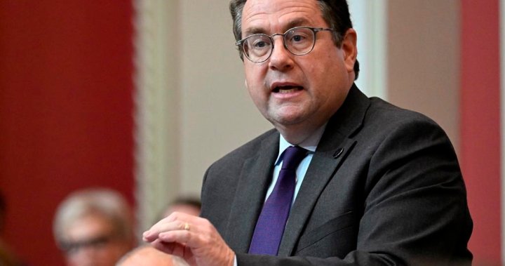 Quebec could extend religious symbols ban to school staff other than teachers
