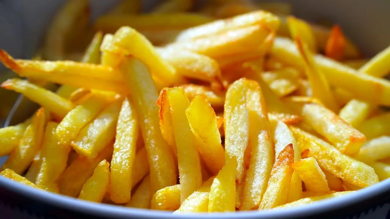 Less oil more physical activity balanced meal key to fight
