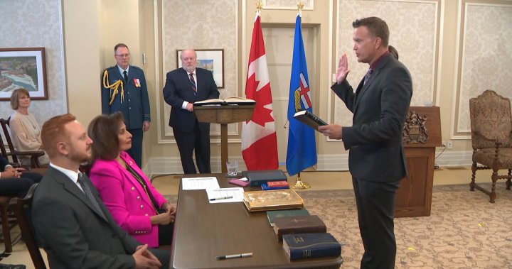 Alberta’s infrastructure minister resigns over procurement concerns