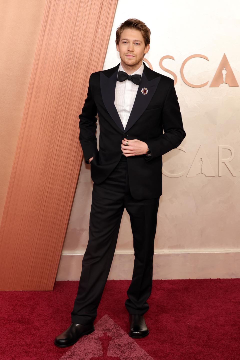 Oscars 2025: Glamorous gowns & stick-thin actors rule the Oscars red carpet — Timothée Chalamet, Ariana Grande, Demi Moore 23 1740975001 325 Oscars 2025 Glamorous gowns stick thin actors rule the Oscars