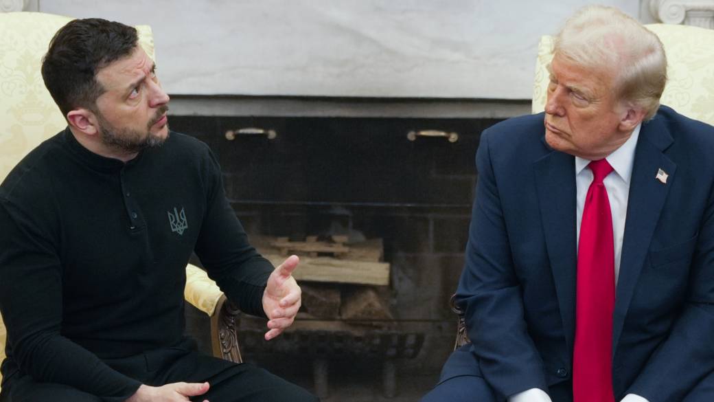 Click to play video: '‘You’re gambling with WWIII’: Trump and Zelenskyy get into heated exchange in Oval Office'