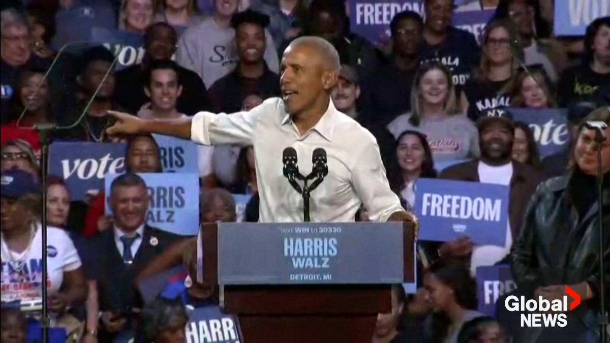 Click to play video: 'Barack Obama raps Eminem’s ‘Lose Yourself’ at Harris rally in Detroit'