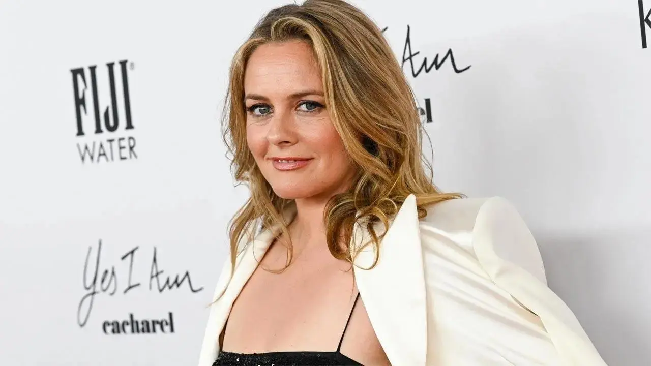 Alicia Silverstone to reprise her role in Clueless sequel series