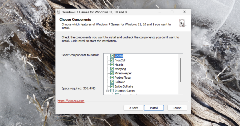 How to Get Minesweeper and Solitaire Back in Windows 11