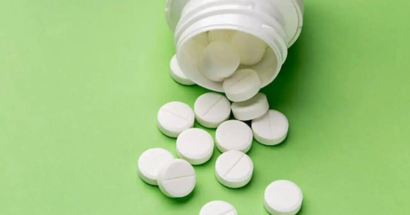 Antibiotics during infancy linked to early puberty in girls: Study