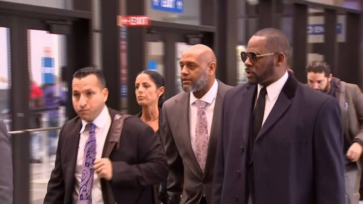 Click to play video: 'Minnesota county attorney announces new sex charges against R Kelly'