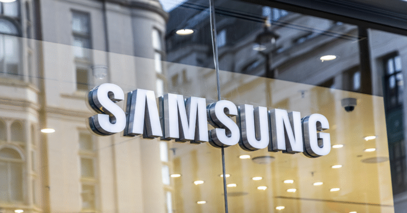 Samsung Is Offering a Few Perks to Those Who Register to Pre-Order Its New Foldables