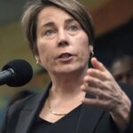 Drop in Canadian tourists hurting U.S., northeast governors tell premiers