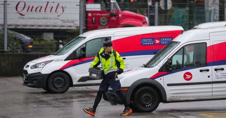 Canada Post’s latest offer set to go to a vote by union members – National