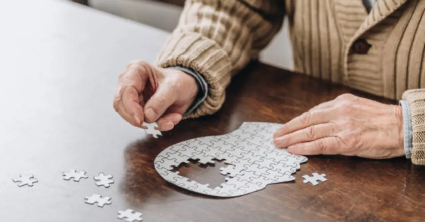 Busier social life may indicate Alzheimer`s disease risk: Study
