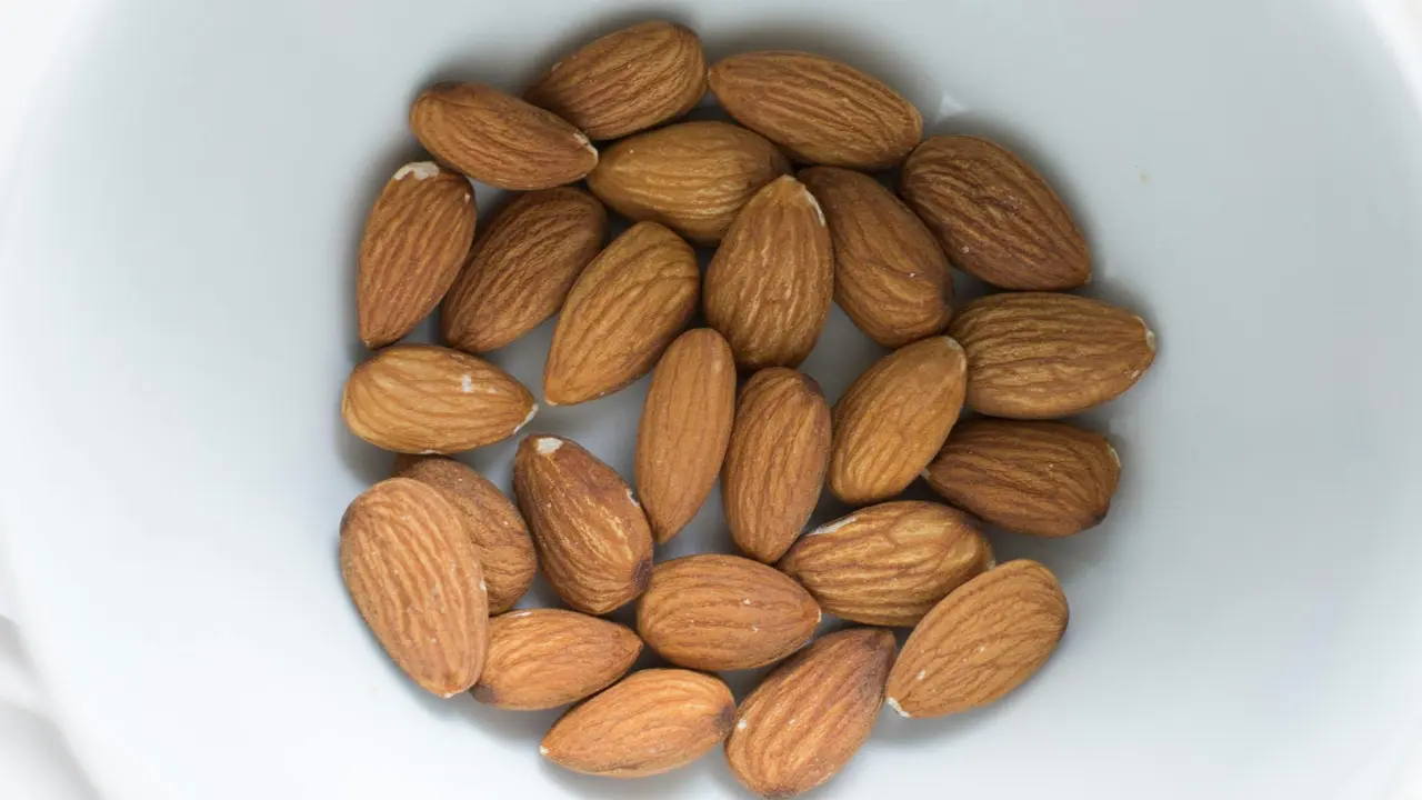 Suffering from metabolic syndrome Almonds may help improve health finds