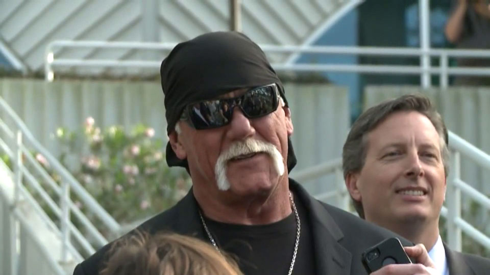 Click to play video: '‘I feel great’: Hulk Hogan reacts to being awarded $25M more in punitive damages'