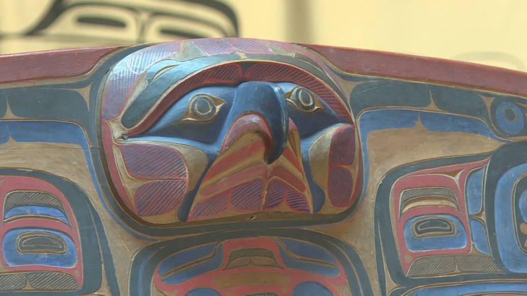 Click to play video: 'Heiltsuk Nation celebrates ‘powerful, emotional’ return of historic chief’s seat'