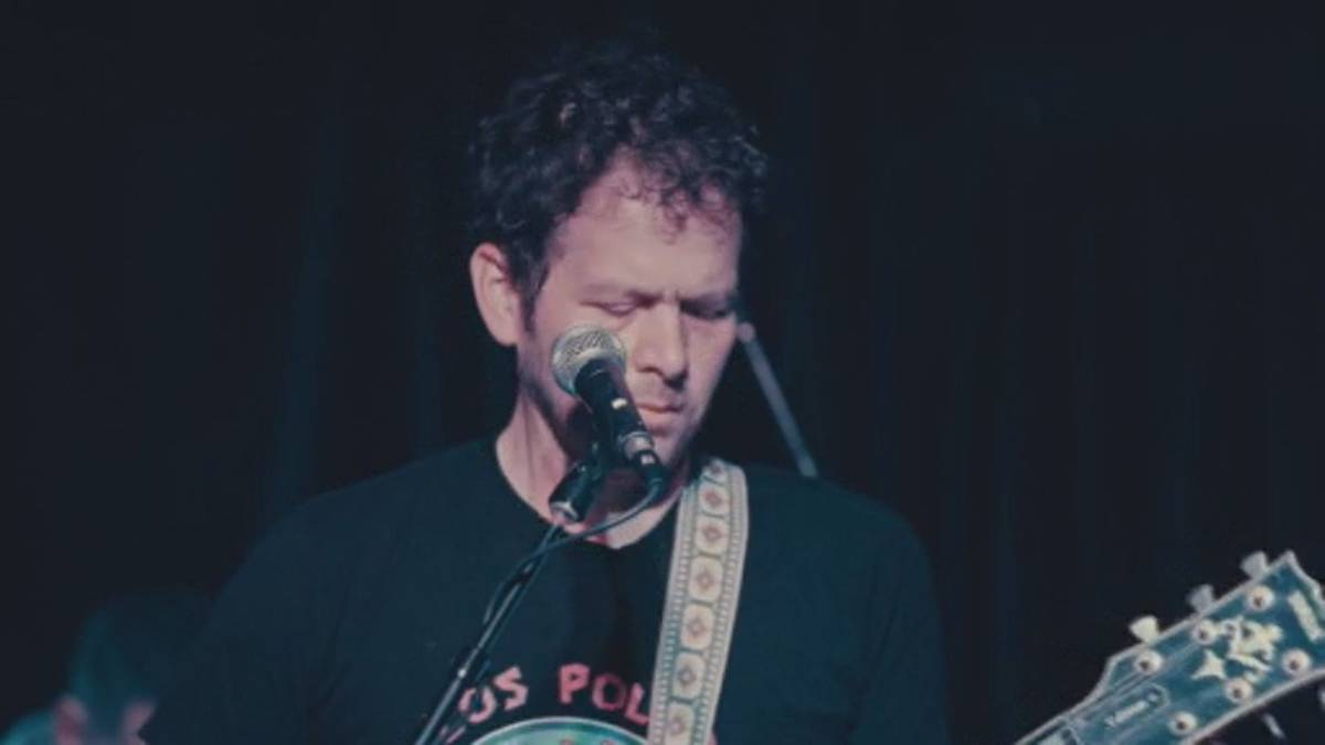 Click to play video: 'Canadian musician calls out AI album for using his name without permission'