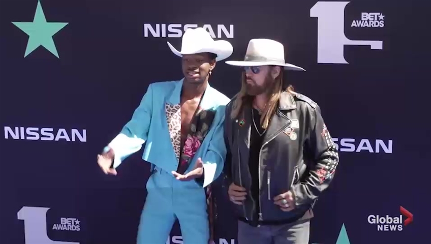 Click to play video: '‘Old Town Road’ makes music history with Billboard Hot 100 reign'