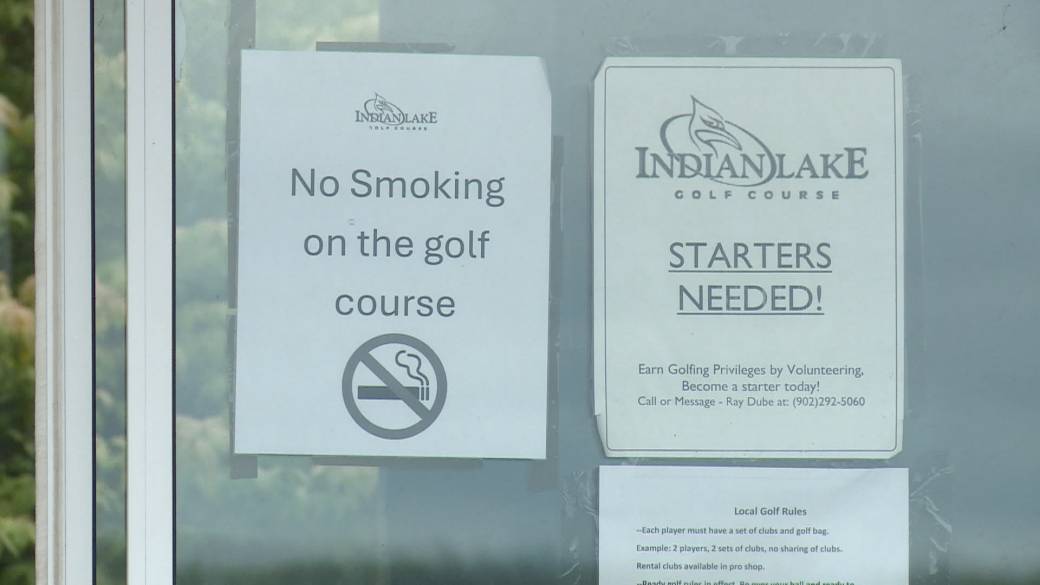 Click to play video: 'Nova Scotia golf courses ban smoking due to wildfire risk'