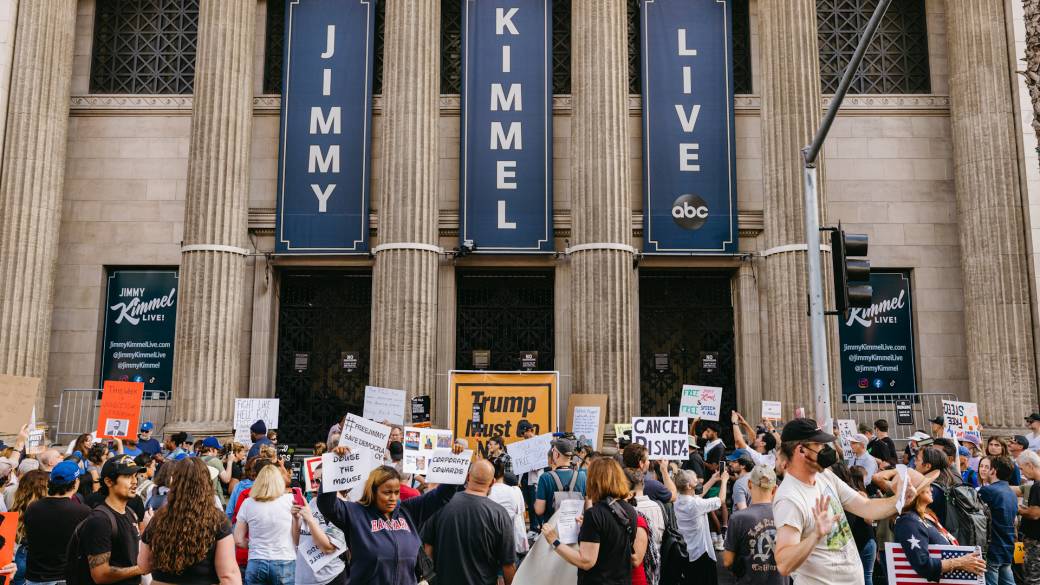 Click to play video: 'Jimmy Kimmel suspension: Comedians express concerns over free speech censorship'