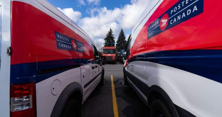 Canada Post presents new offers to union in bid to end postal strike – National