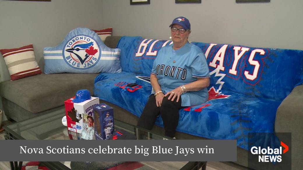 Click to play video: 'Toronto Blue Jays fans in Maritimes cheering team on as they head to World Series'