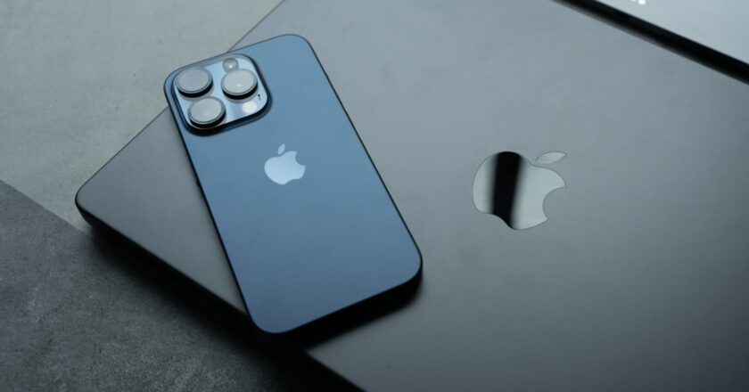 How to Install the iOS 26.2 and macOS 26.2 Public Betas