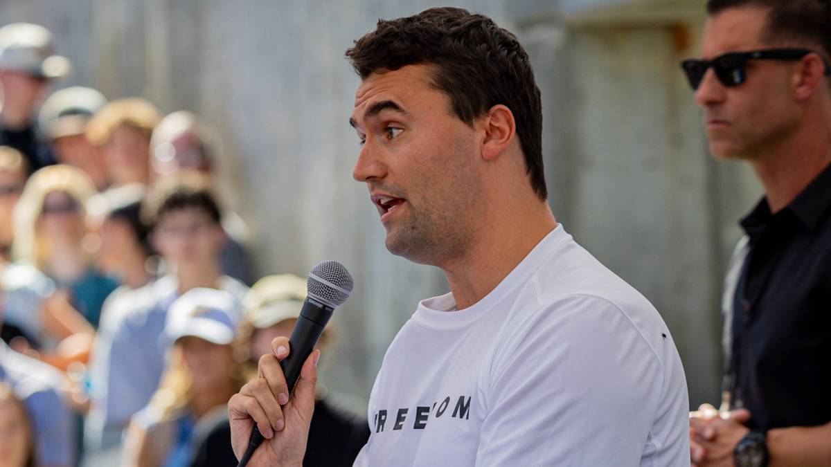 Click to play video: 'U.S. Conservative activist Charlie Kirk shot during event at Utah Valley University'