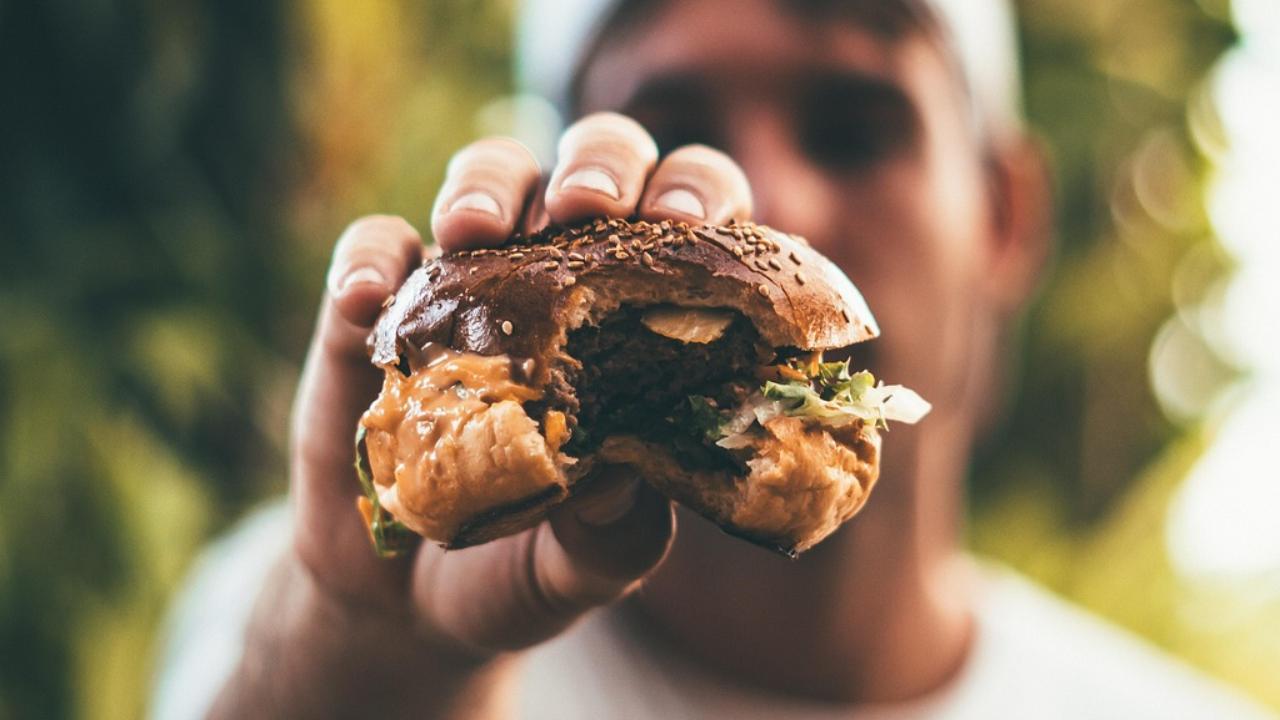 Are cheeseburgers healthy