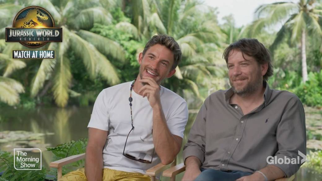 Click to play video: 'Jonathan Bailey says he and Scarlett Johansson were like “school kids” on Jurassic Park set'