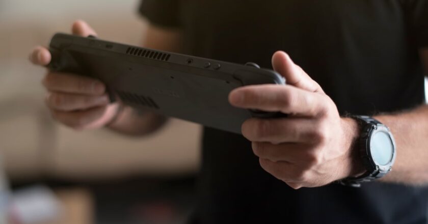 Valve Officially Discontinued the LCD Steam Deck