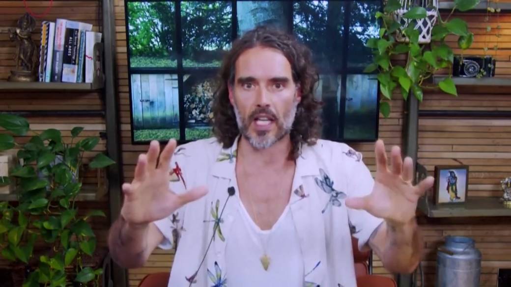 Click to play video: 'Comedian Russell Brand denies sexual assault claims after bombshell report in U.K. media'