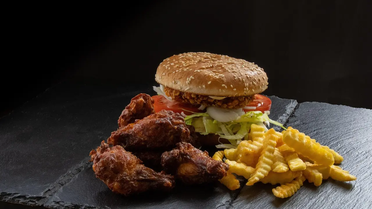 Can regular intake of fast foods lead to illnesses and