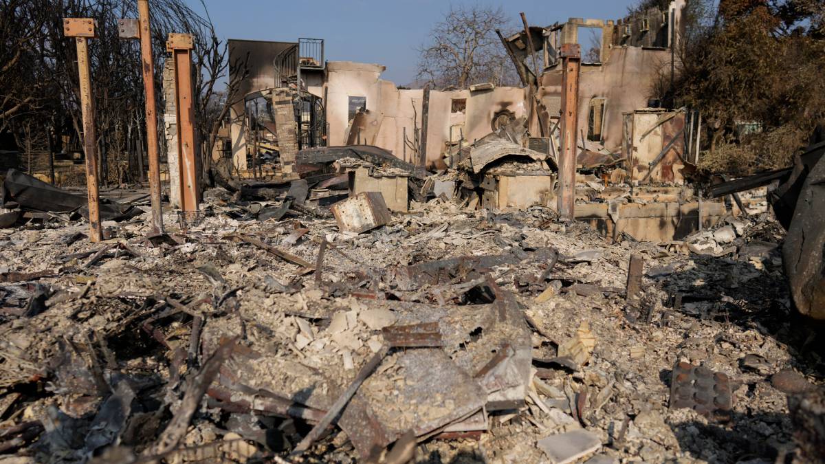 Click to play video: 'L.A. wildfires: Devastation, recovery and lessons learned'
