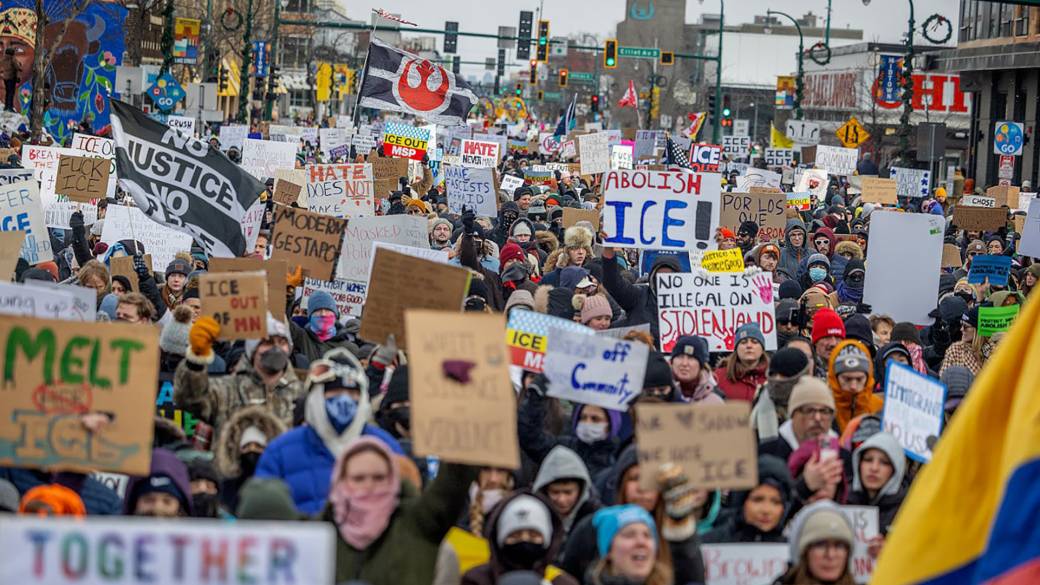 Click to play video: 'ICE shooting: Anger boils over with nationwide protests in US after killing of Renee Good'