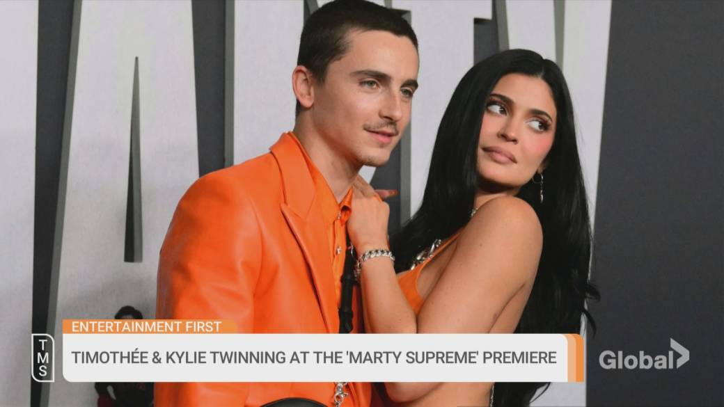 Click to play video: 'Timothée Chalamet, Kylie Jenner wear matching outfits on ‘Marty Supreme’ red carpet'