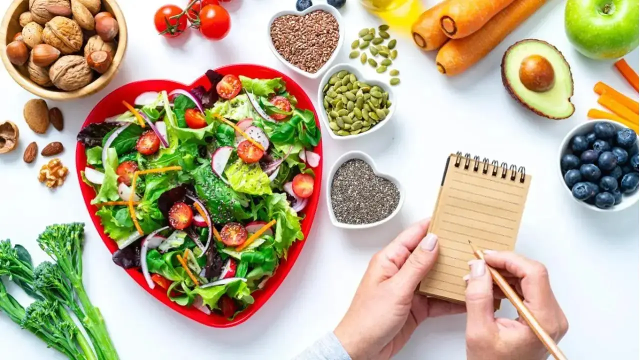 Follow these nutrition expert tips for better digestion during monsoon