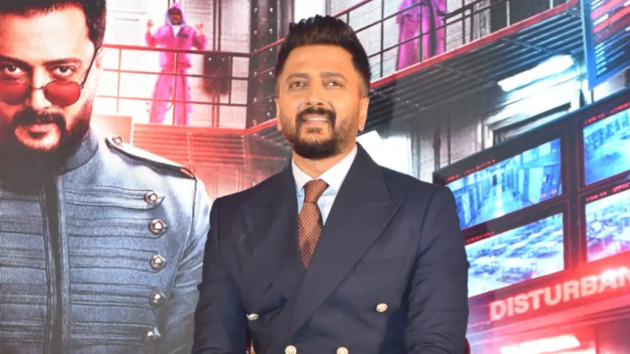 Riteish Deshmukh shuts down the question about Salman and Sanjay 2 Riteish Deshmukh shuts down the question about Salman and Sanjay