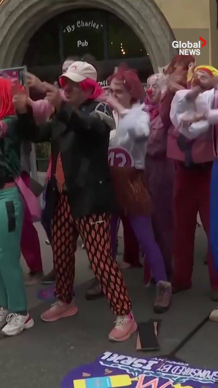 Click to play video: 'Clowns protest at Eurovision Song Contest final in Vienna'