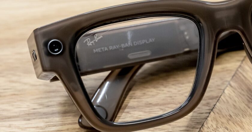 Meta Just Patched a Major Privacy Flaw With Its Smart Glasses