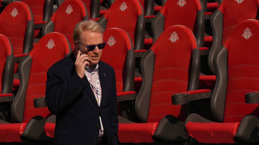 Click to play video: 'Rogers buys control of Toronto Maple Leafs, Raptors in $4.7B deal'