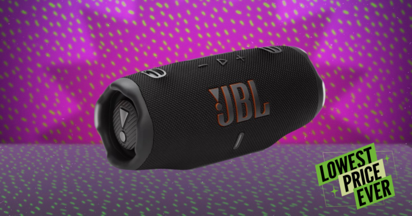 The JBL Charge 6 Speaker Is $65 Off Right Now