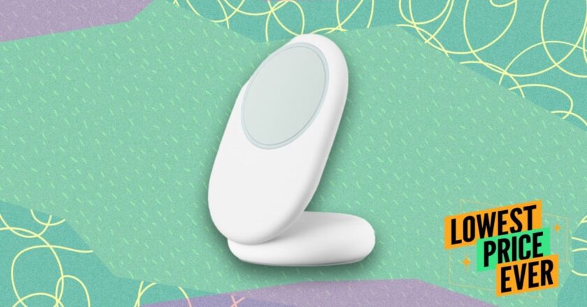 This Google Pixelsnap Qi2 Wireless Charger Is 50% Off Right Now