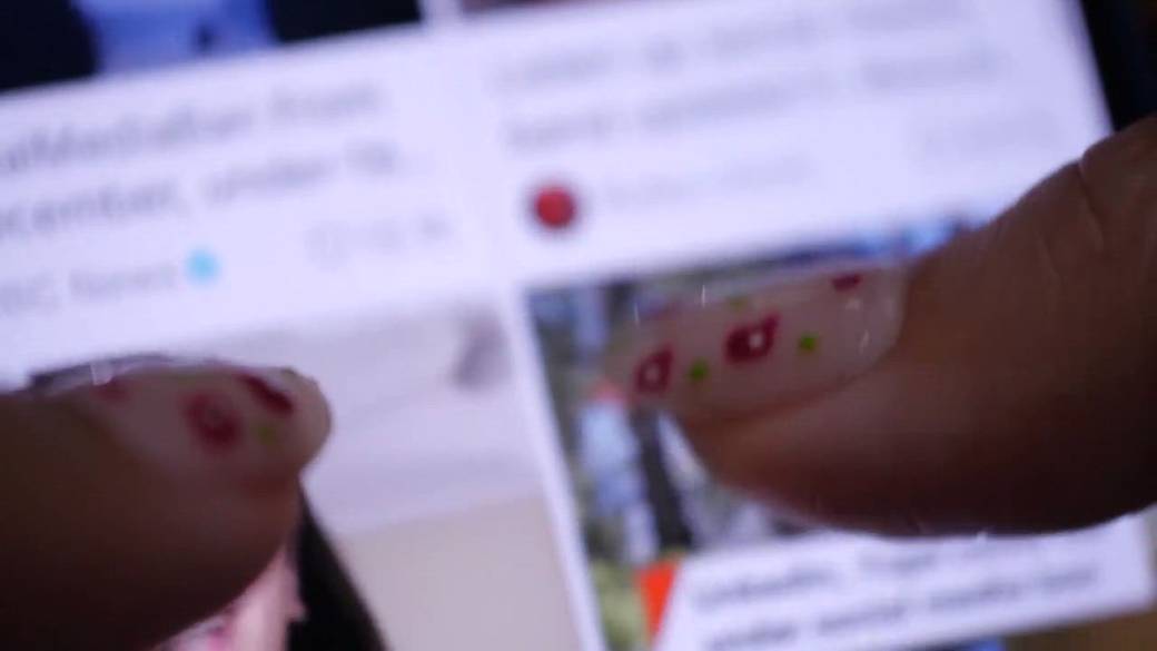 Click to play video: 'Banning social media under 16?'