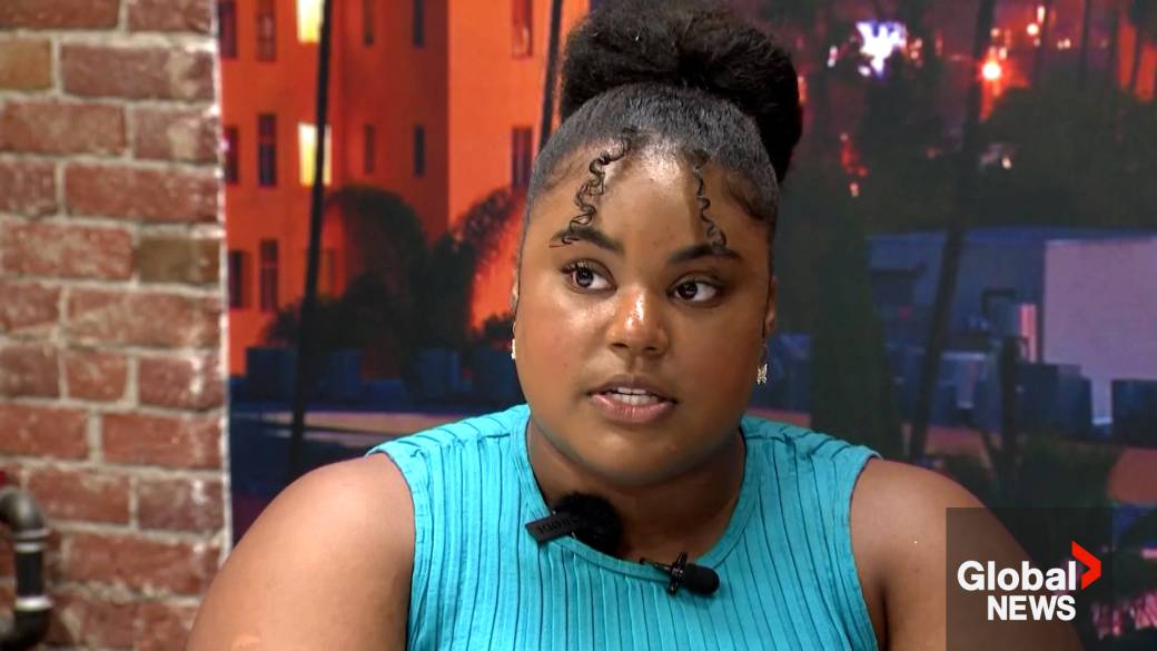 Click to play video: 'Lizzo’s backup dancers file lawsuit alleging sexual harassment, fat-shaming'
